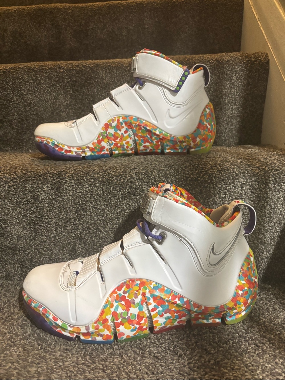 Nike Zoom LeBron 4 Fruity Pebbles in size 11.5 excellent condition authentic